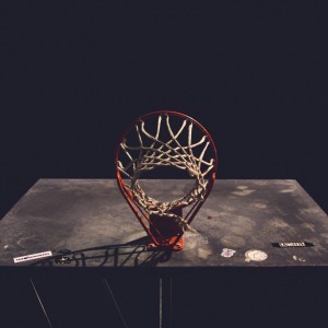 在线体育博彩-德布劳内王者归来，首秀状态火热，篮网观众沸腾助威！王者归来！德布劳内复出首秀炫目引爆篮网主场